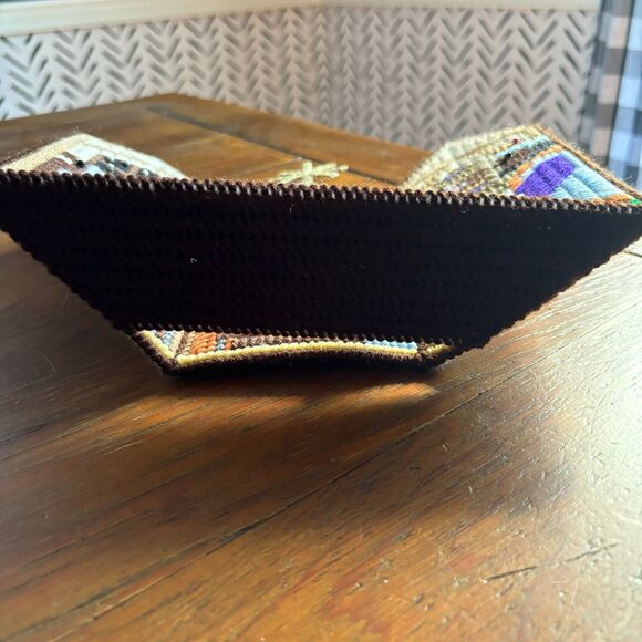 Nativity Triptych The First Christmas Mantle Sitter Plastic Canvas Completed Kit - Picture 5 of 8